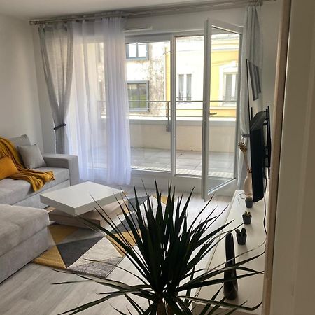 Appartement 24H Du Mans Ле-Ман Екстер'єр фото