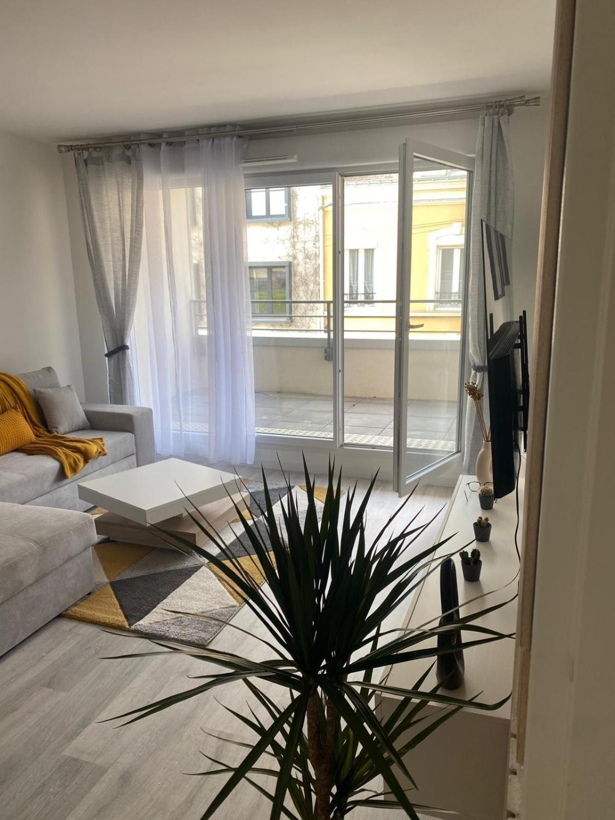 Appartement 24H Du Mans Ле-Ман Екстер'єр фото